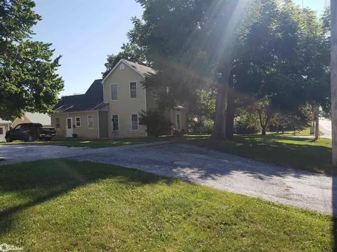 921 Main St, Carthage, IL 62321 photo 5