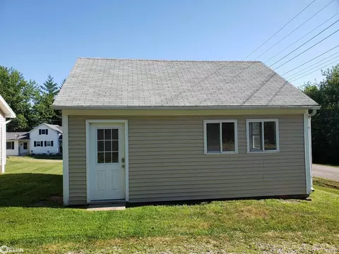 921 Main St, Carthage, IL 62321 photo 8