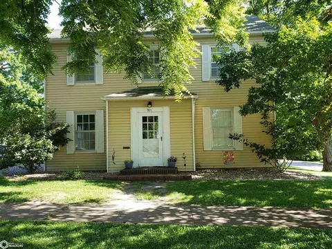 921 Main St, Carthage, IL 62321 photo 1