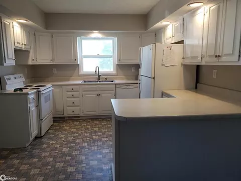 921 Main St, Carthage, IL 62321 photo 29