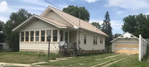 221 3rd Ave NW, Hampton, IA 50441 photo 1