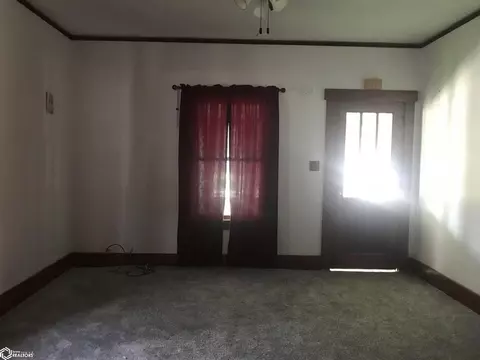 221 3rd Ave NW, Hampton, IA 50441 photo 4