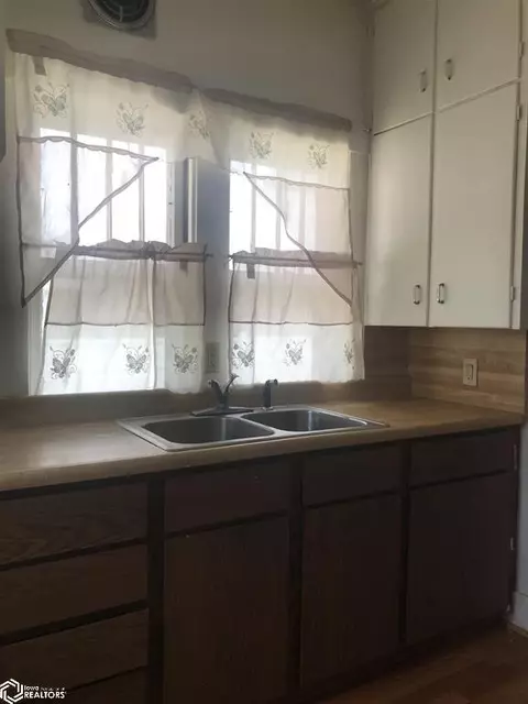 221 3rd Ave NW, Hampton, IA 50441 photo 8