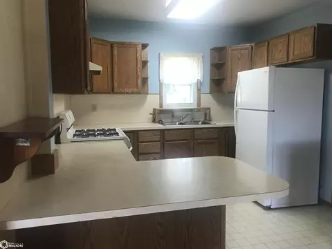 917 919 4th Ave NW, Hampton, IA 50441 photo 5