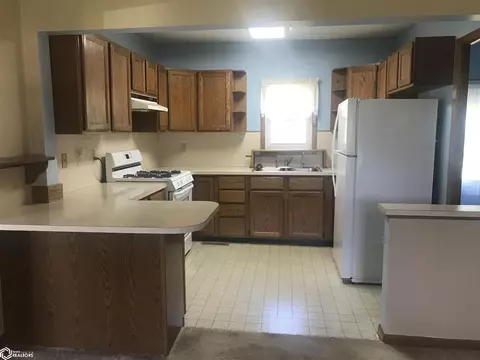 917 919 4th Ave NW, Hampton, IA 50441 photo 4