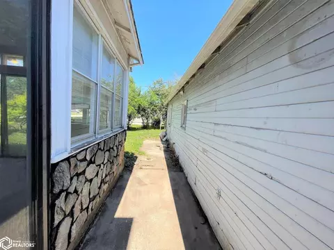 103 E Franklin St, Centerville, IA 52544 photo 30