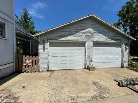 103 E Franklin St, Centerville, IA 52544 photo 3