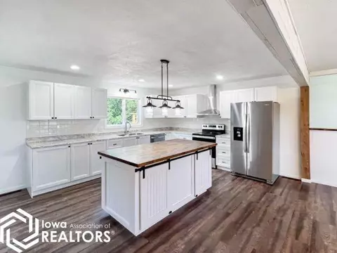 1552 Olive Ave, Hampton, IA 50441 photo 3