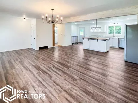 1552 Olive Ave, Hampton, IA 50441 photo 6