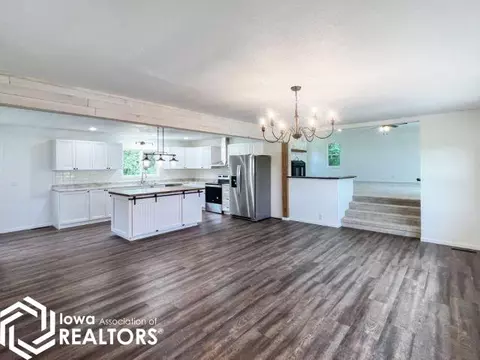1552 Olive Ave, Hampton, IA 50441 photo 4