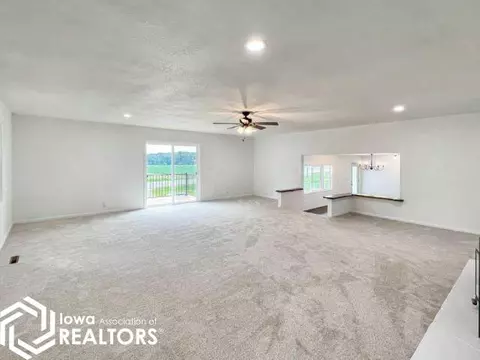 1552 Olive Ave, Hampton, IA 50441 photo 11