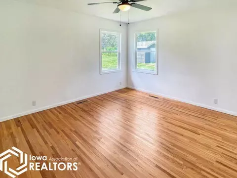 1552 Olive Ave, Hampton, IA 50441 photo 13
