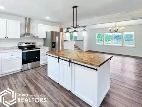 1552 Olive Ave, Hampton, IA 50441 photo 8