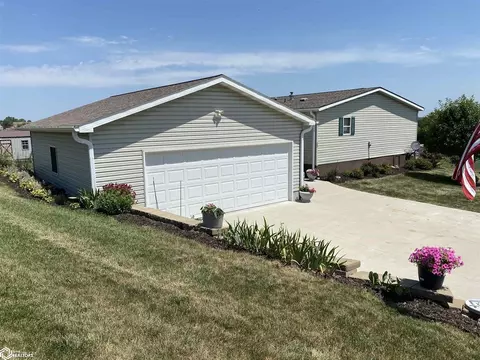 702 17th St, Corning, IA 50841 photo 2