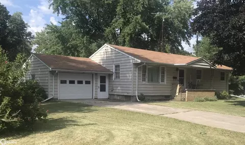605 7th Ave SW, Hampton, IA 50441 photo 1
