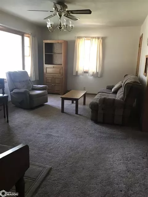 605 7th Ave SW, Hampton, IA 50441 photo 4