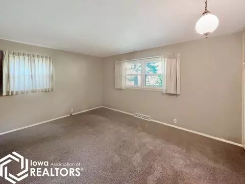 913 1st Ave SE, Hampton, IA 50441 photo 12