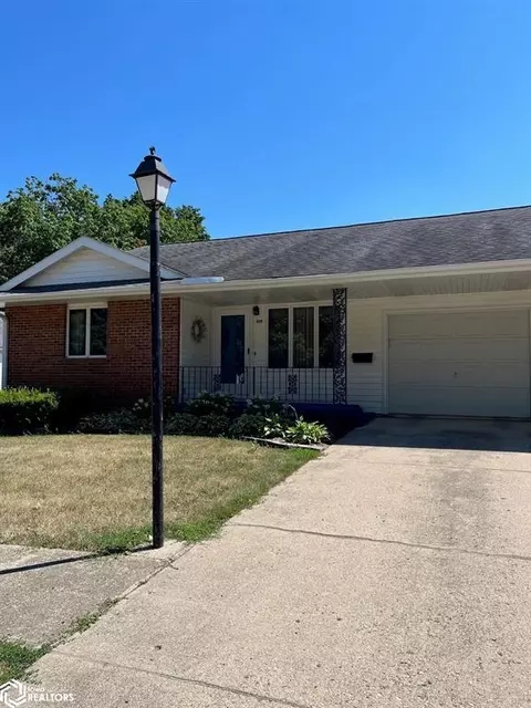 104 4th Ave NE, Clarion, IA 50525