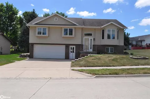 415 Ely Dr, Carroll, IA 51401 photo 1