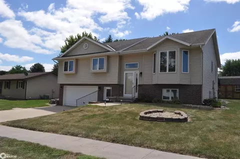 415 Ely Dr, Carroll, IA 51401 photo 2