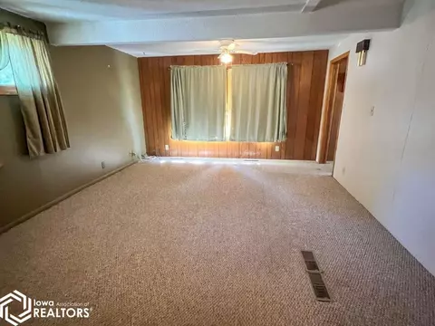 708 1st St NE, Hampton, IA 50441 photo 6