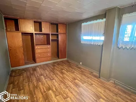 708 1st St NE, Hampton, IA 50441 photo 8
