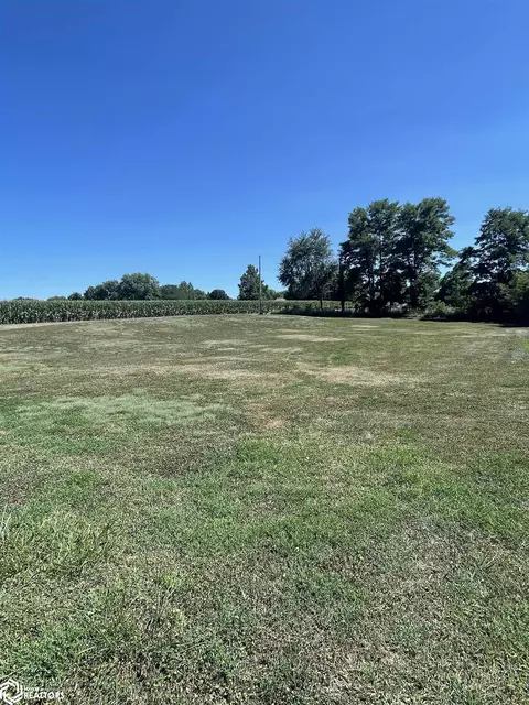 300 Kimballs Garden Cir, Nauvoo, IL 62354