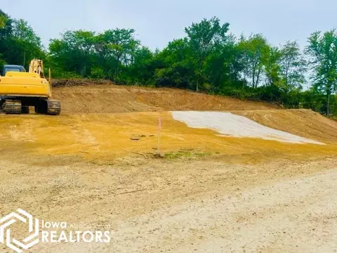 347 Hillcrest Rdg, Montezuma, IA 50171