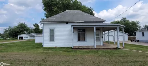 326 N 5th St, Seymour, IA 52590