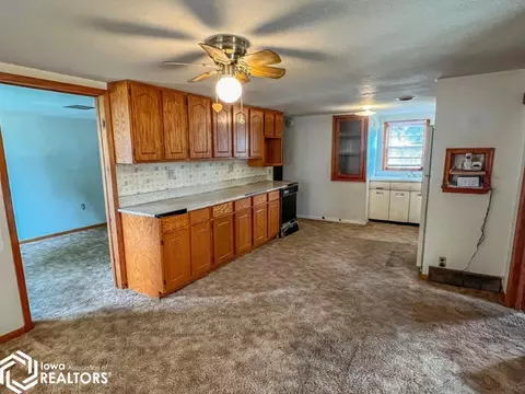 320 5th St SW, Hampton, IA 50441 photo 4