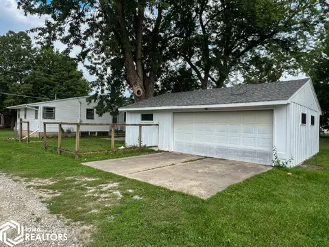 320 5th St SW, Hampton, IA 50441 photo 3