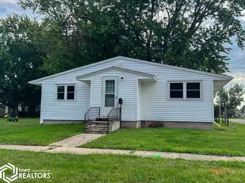 320 5th St SW, Hampton, IA 50441 photo 1