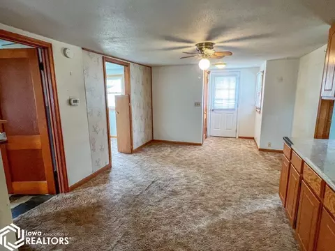 320 5th St SW, Hampton, IA 50441 photo 8