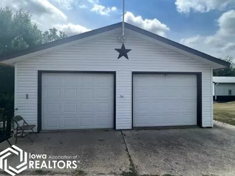 418 E Washington St, Centerville, IA 52544 photo 4