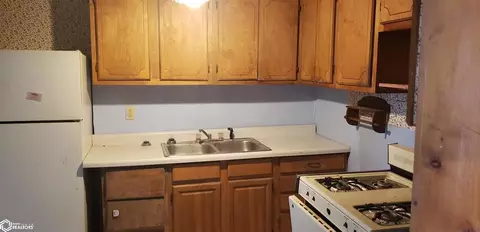314 E Pleasant, Cincinnati, IA 52549 photo 3