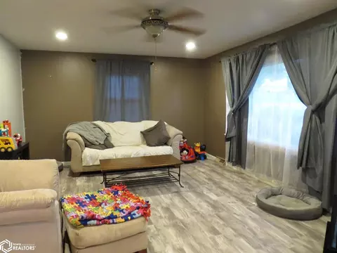 321 Park St, Westside, IA 51467 photo 3
