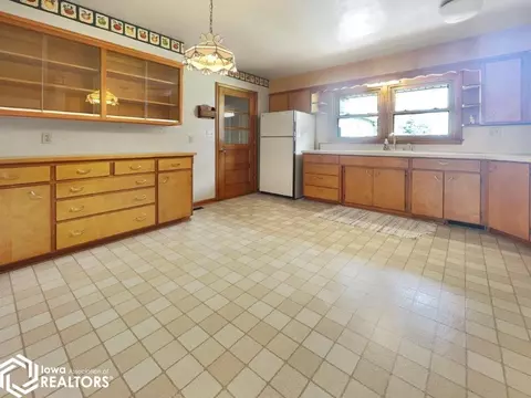 614 7th Ave NE, Hampton, IA 50441 photo 3
