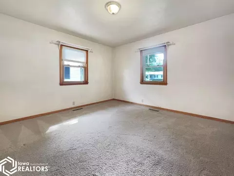 614 7th Ave NE, Hampton, IA 50441 photo 9