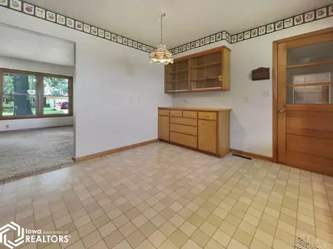 614 7th Ave NE, Hampton, IA 50441 photo 4