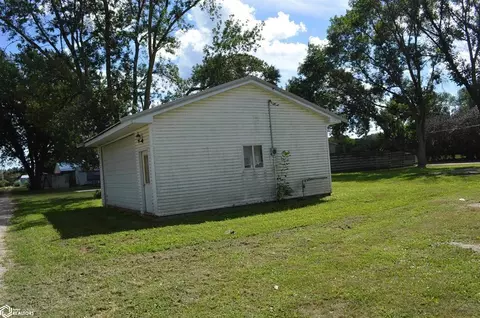 921 4th St NW, Hampton, IA 50441 photo 2
