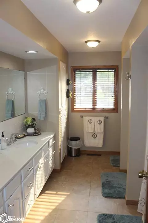 1360 State St, Garner, IA 50438 photo 21