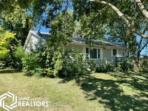 1834 3rd St, Nevada, IA 50201 photo 1
