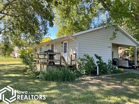 1834 3rd St, Nevada, IA 50201 photo 4