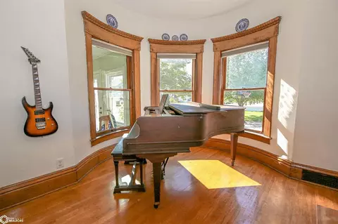 402 6th St, Colo, IA 50056 photo 9