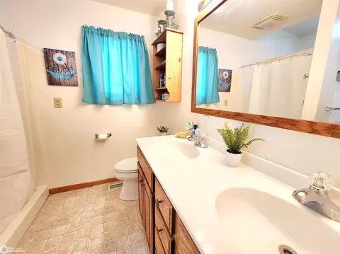 303 2nd St SE, Hampton, IA 50441 photo 22
