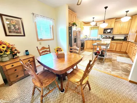 303 2nd St SE, Hampton, IA 50441 photo 14