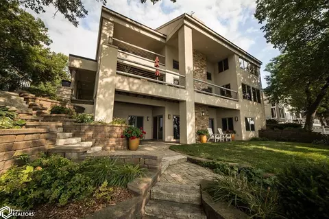 1401 N Shore Dr, Clear Lake, IA 50428