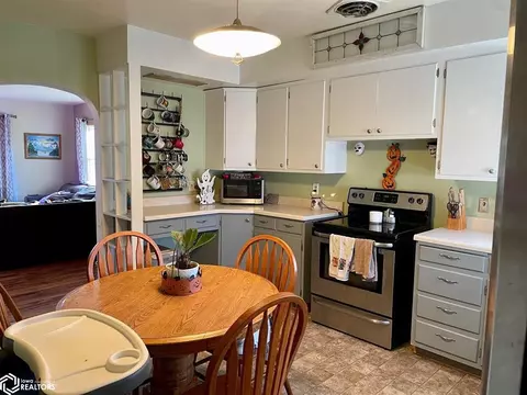 305 S Jefferson Ave, Dows, IA 50071 photo 8