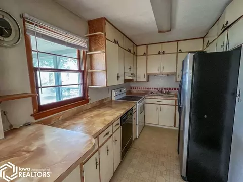 711 7th St SW, Hampton, IA 50441 photo 2