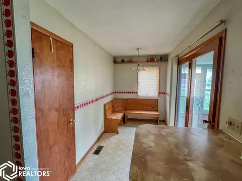 711 7th St SW, Hampton, IA 50441 photo 4